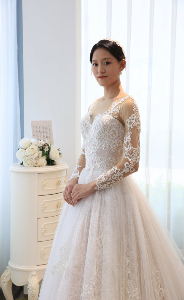 lace sweetheart wedding dress