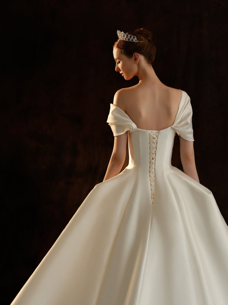 lace-up back wedding dress
