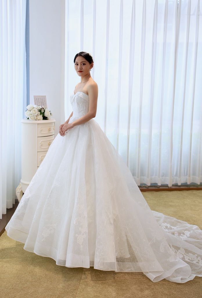 tulle ball gown wedding dress