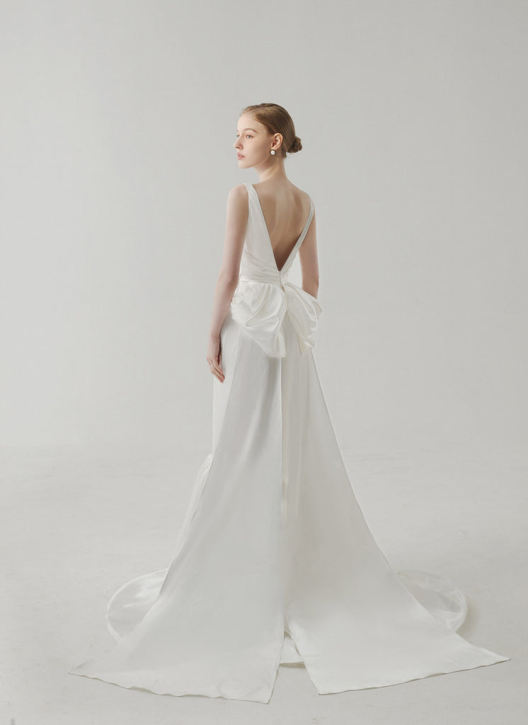 A-line wedding dress with bow back